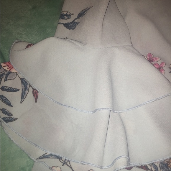 Free Kisses Floral Top - Picture 2 of 4